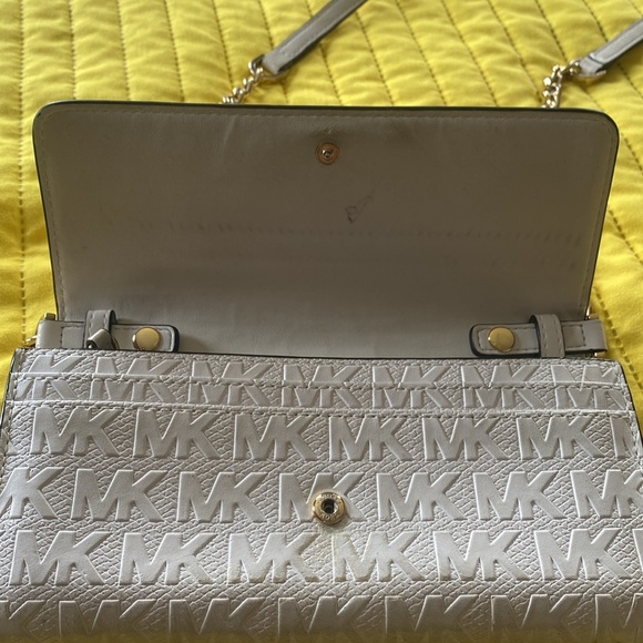 Michael Kors purse - Picture 2 of 6